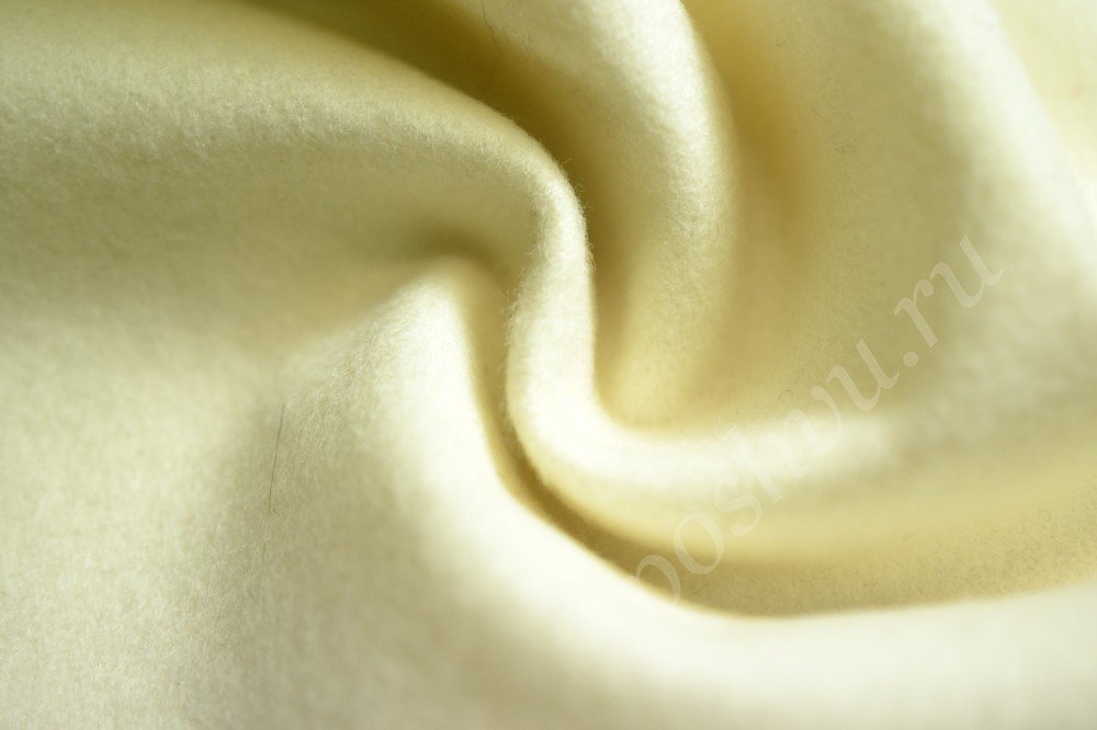 Пальтовая ткань молочного оттенка