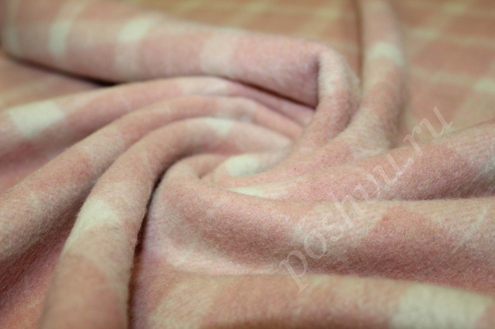 Пальтовая ткань нежного розового оттенка в клетку