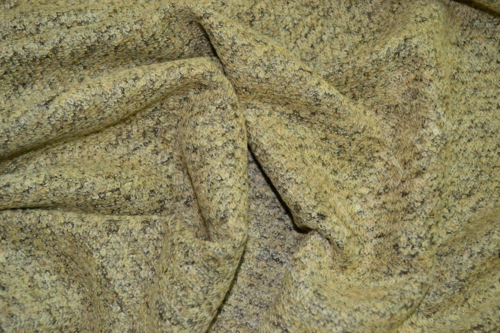 Пальтовая ткань серо-белое букле с желтыми вкраплениями