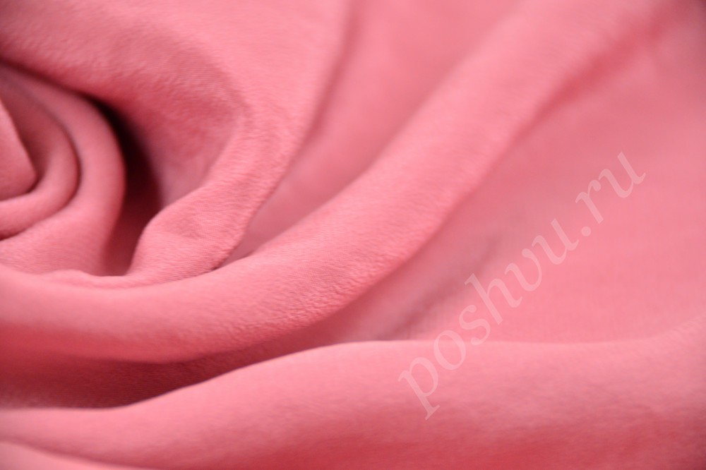 Ткань бархатистый итальянский шелк глубокого виноградно-розового оттенка