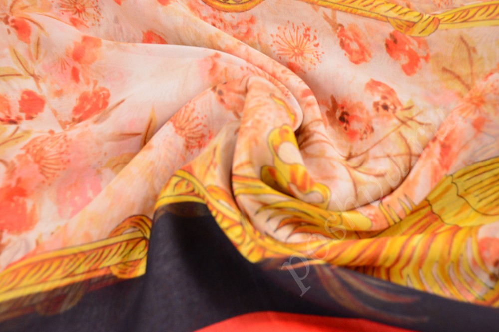 Изящная шелковая ткань кремового цвета с цветочным узором