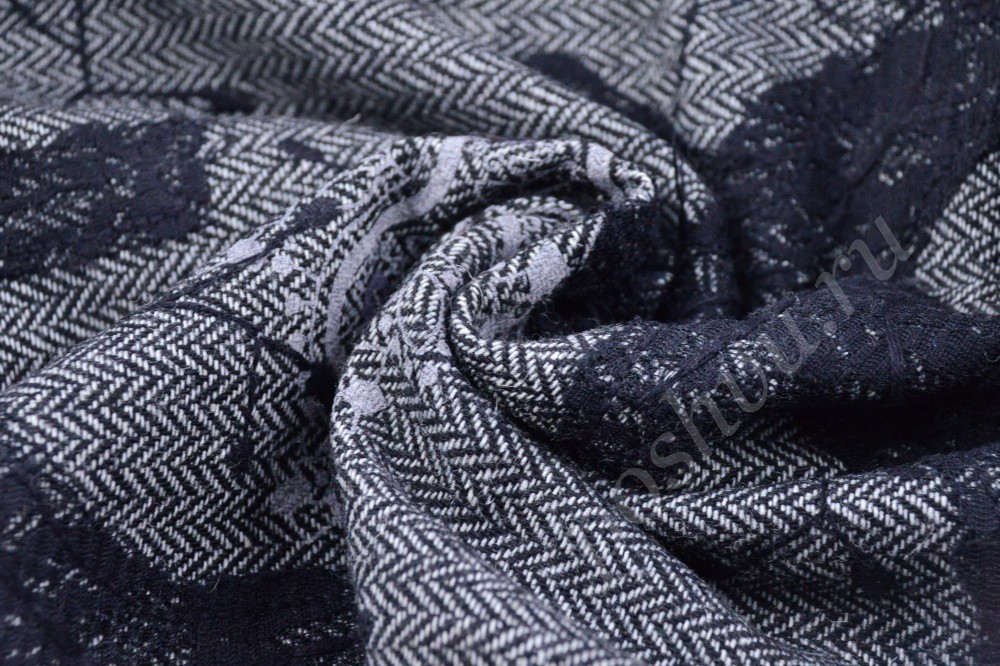 Костюмная плотная ткань серого цвета с флористическим узором