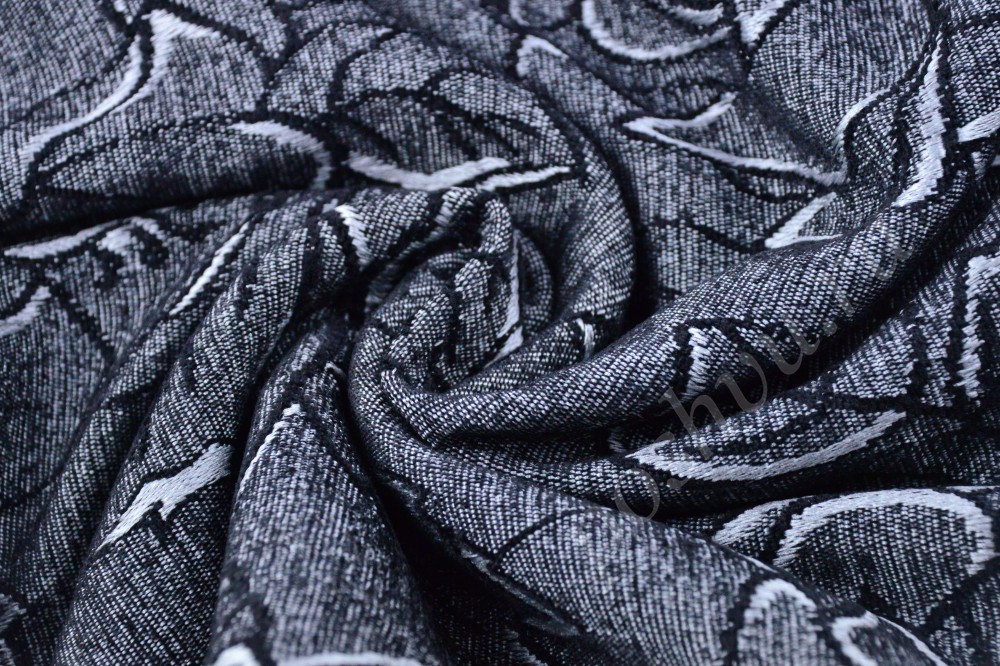 Костюмная ткань серого цвета с листочками