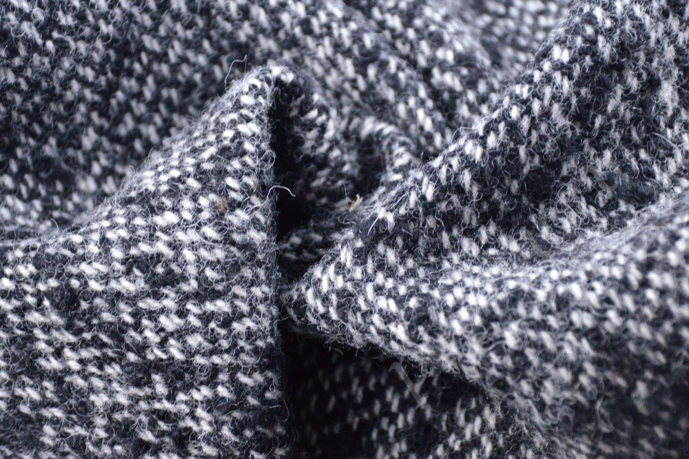 Модная пальтовая ткань черно-белого цвета с узором рубчик