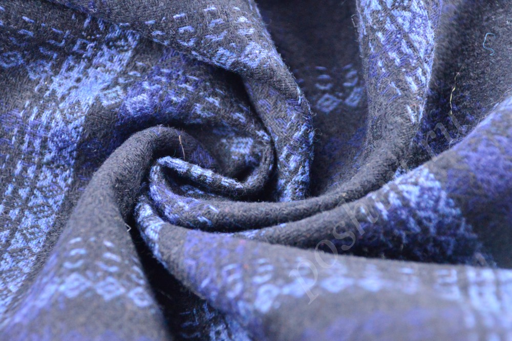 Мягкая костюмная ткань темно-синего цвета в крупную голубую клетку