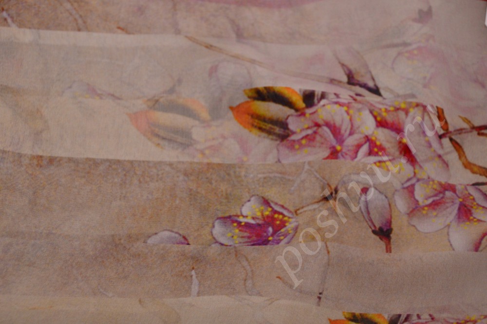 Ткань невесомый итальянский шелк цвета капучино с крупным цветочным принтом