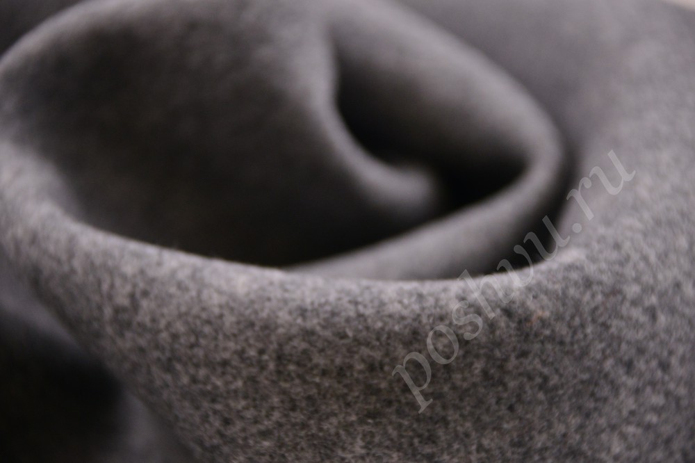 Оригинальная пальтовая ткань серебристо-серого цвета