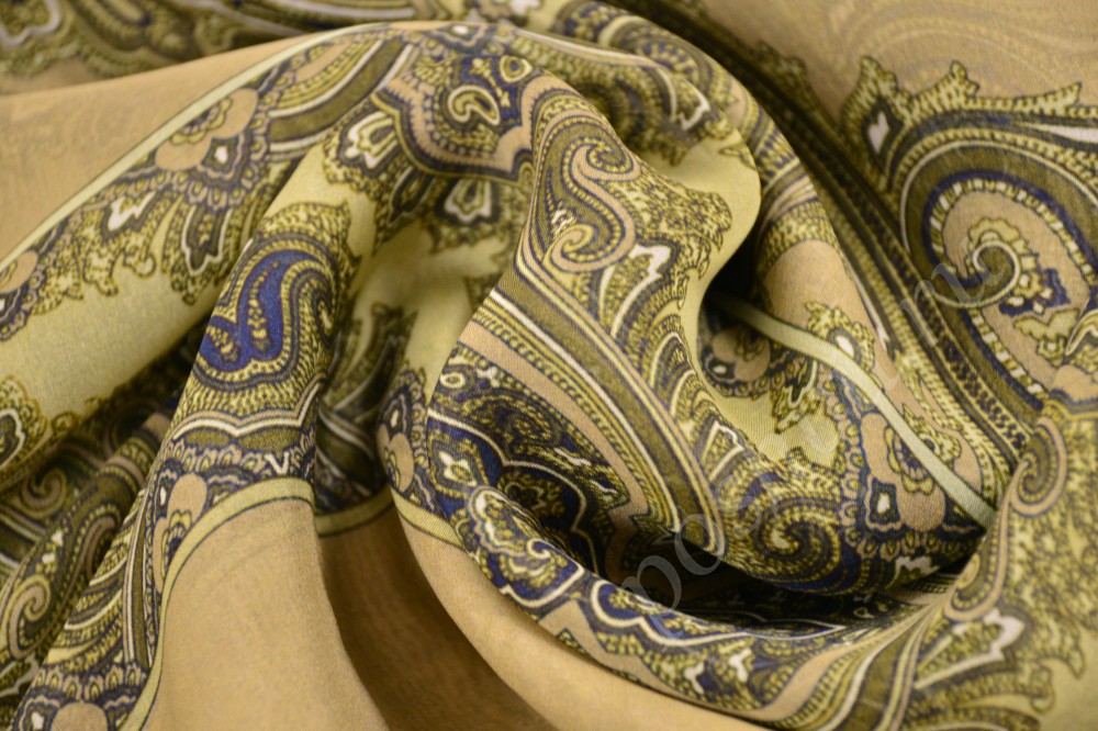 Роскошная шелковая ткань дымчатого бежевого цвета со старинным орнаментом
