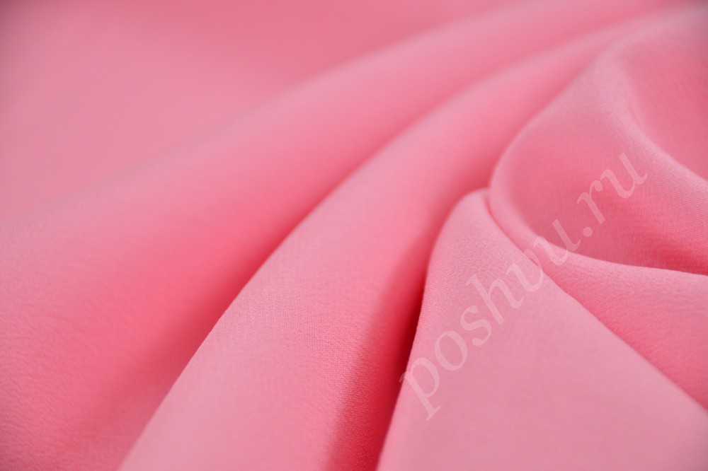 Стильная брендовая ткань из шелка оттенка розовый пион
