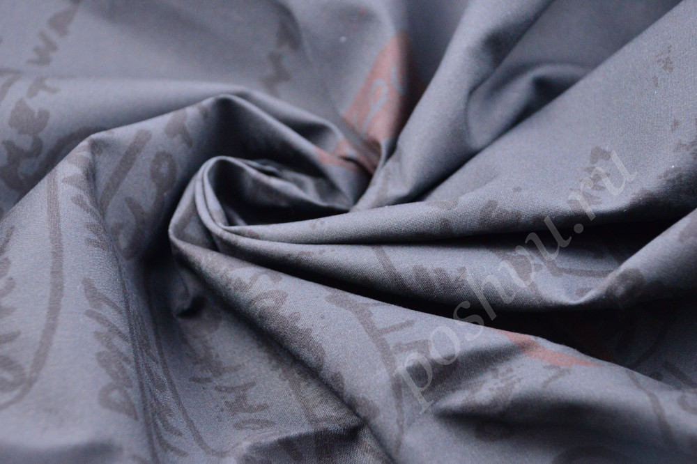 Стильная костюмная ткань светло-серого цвета с буквенным узором