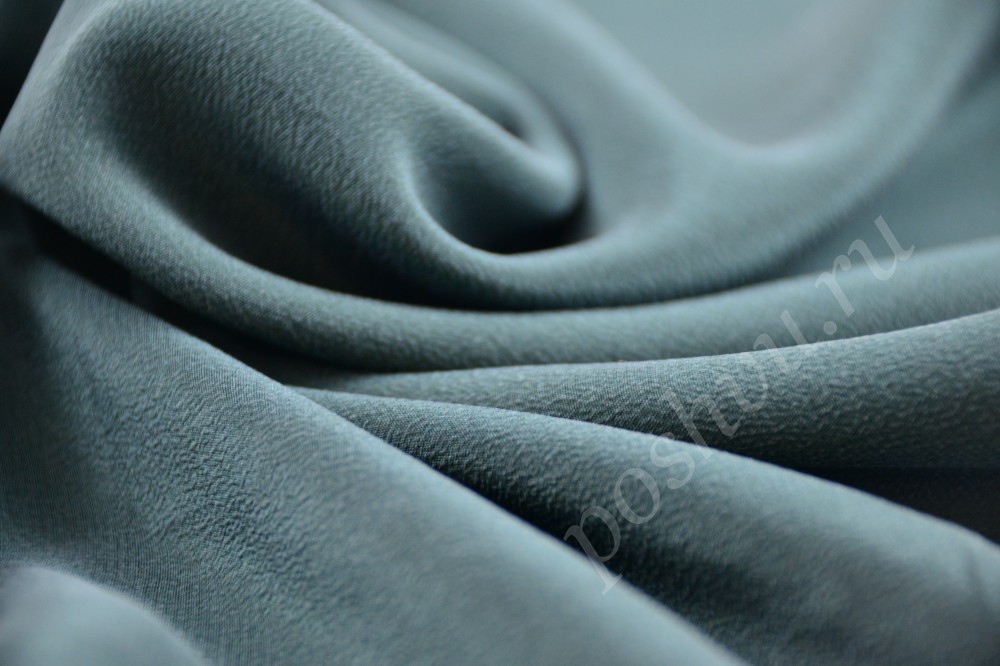Ткань стильный креповый шелк незабываемого дымчатого цвета морской волны