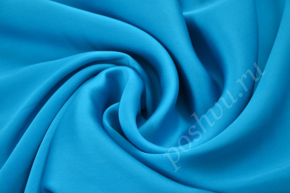 Утонченная шелковая ткань невероятного голубого оттенка