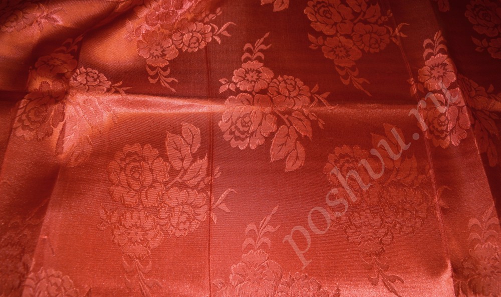 Жаккардовая ткань с орнаментом красного цвета