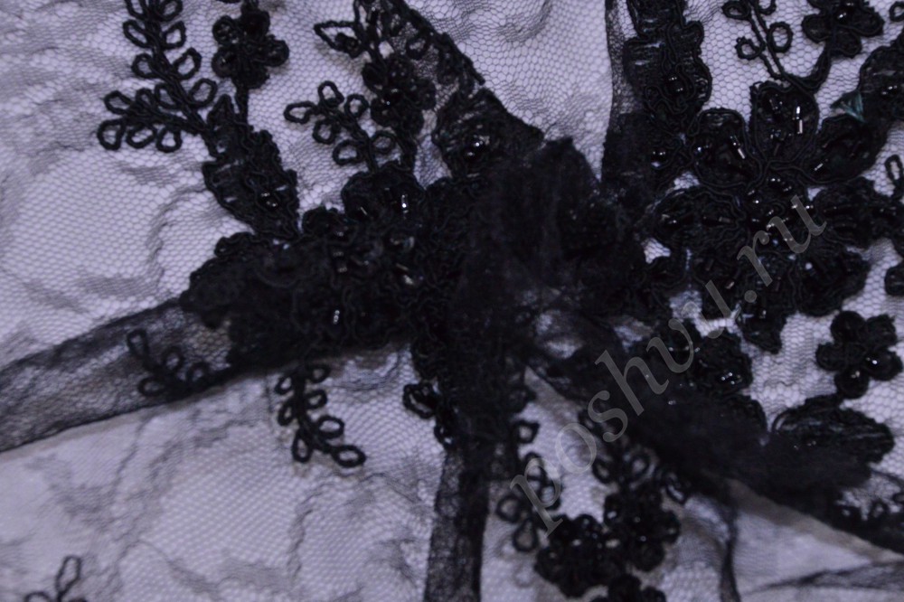 Чёрная гипюровая ткань, украшенная вышивкой бисером и стеклярусом