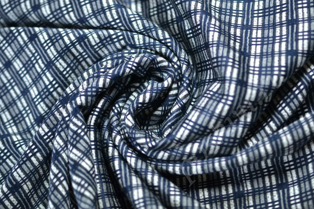 Ткань трикотаж хлопчатобумажная в клетчатый узор белого, черного, синего и серого оттенков