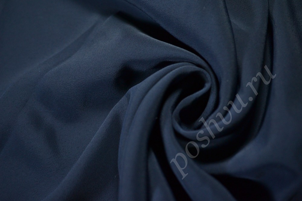 Костюмная хлопчатобумажная ткань темно-синего оттенка с легким блеском