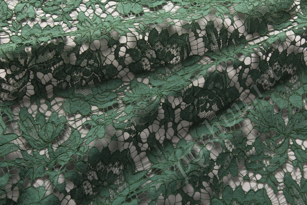 Однотонное кордовое кружево Valentino, цвет - зеленый