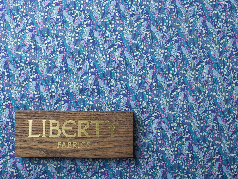 Хлопковая ткань Liberty с рисунком, цвет - синий, белый, голубой, лиловый