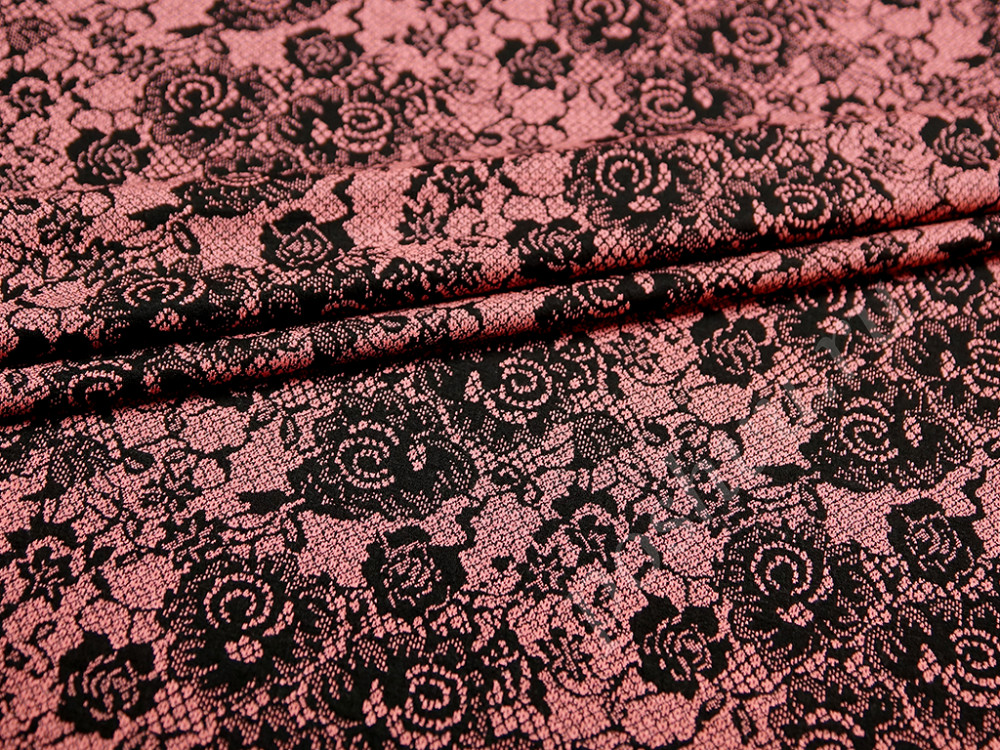 Трикотажная ткань раскрас с цветочками розово-черного цвета