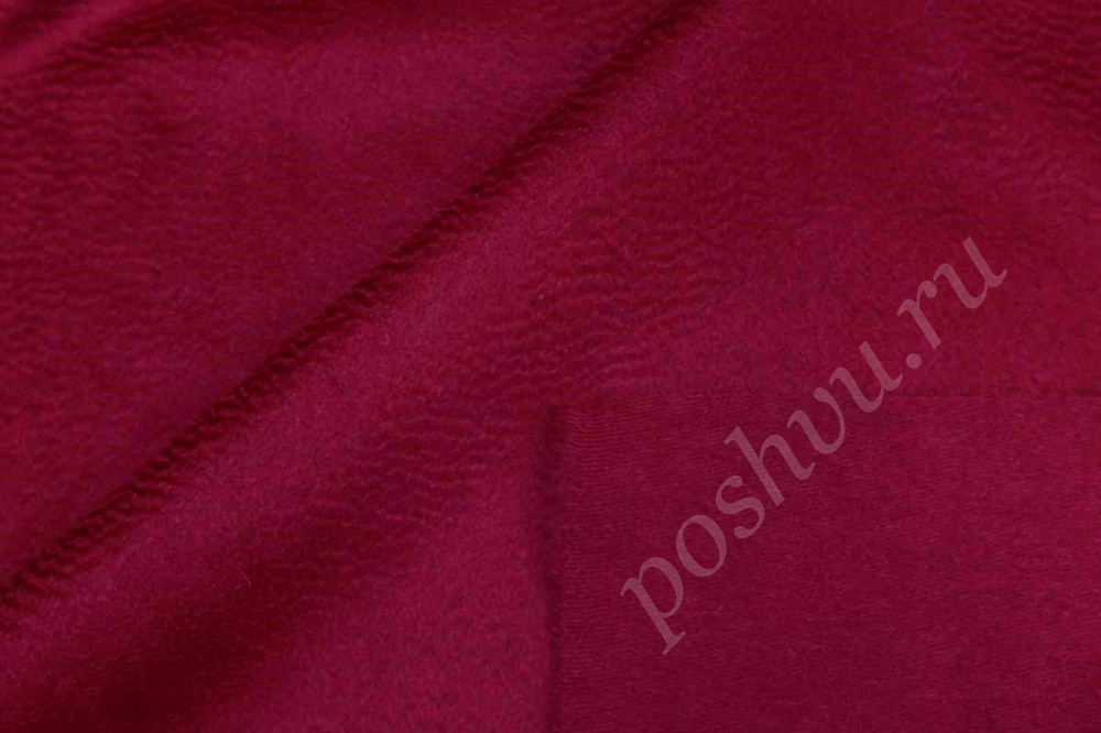 Пальтовая ткань помпейского красного цвета