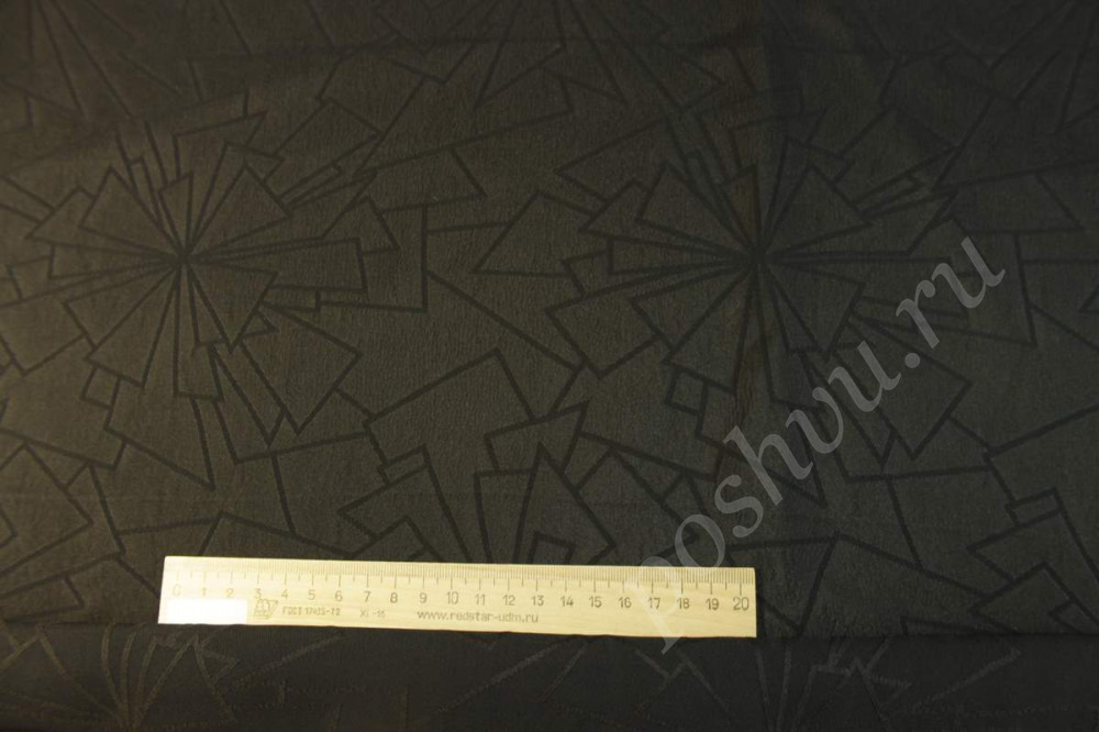 Плательная ткань черного цвета с орнаментом