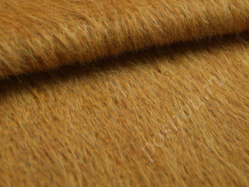 Пальтовая шерстяная ткань цвета золотистого минерала