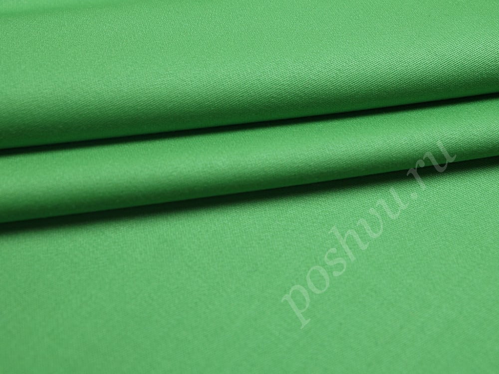 Костюмная ткань Лейтмотив летнего зеленого цвета