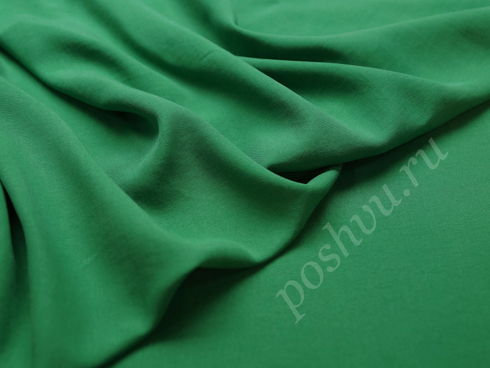 Ткань блузочно-плательная изумрудного цвета   (180 г/м2)