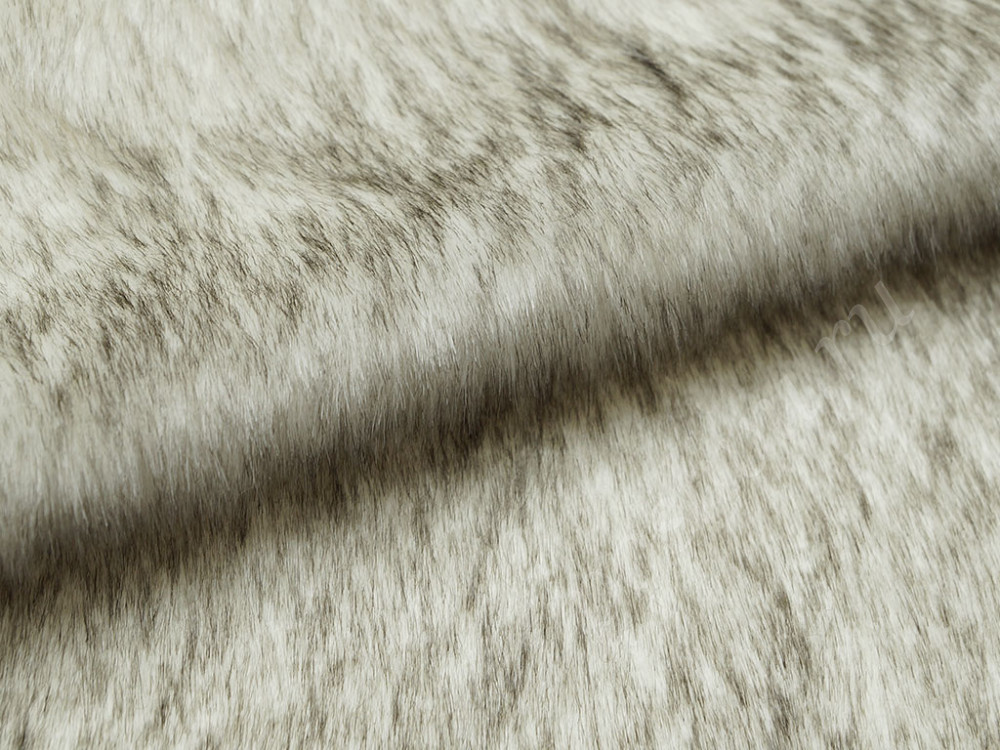 Искусственный длиноворсовый мех цвета белый с серым крапом