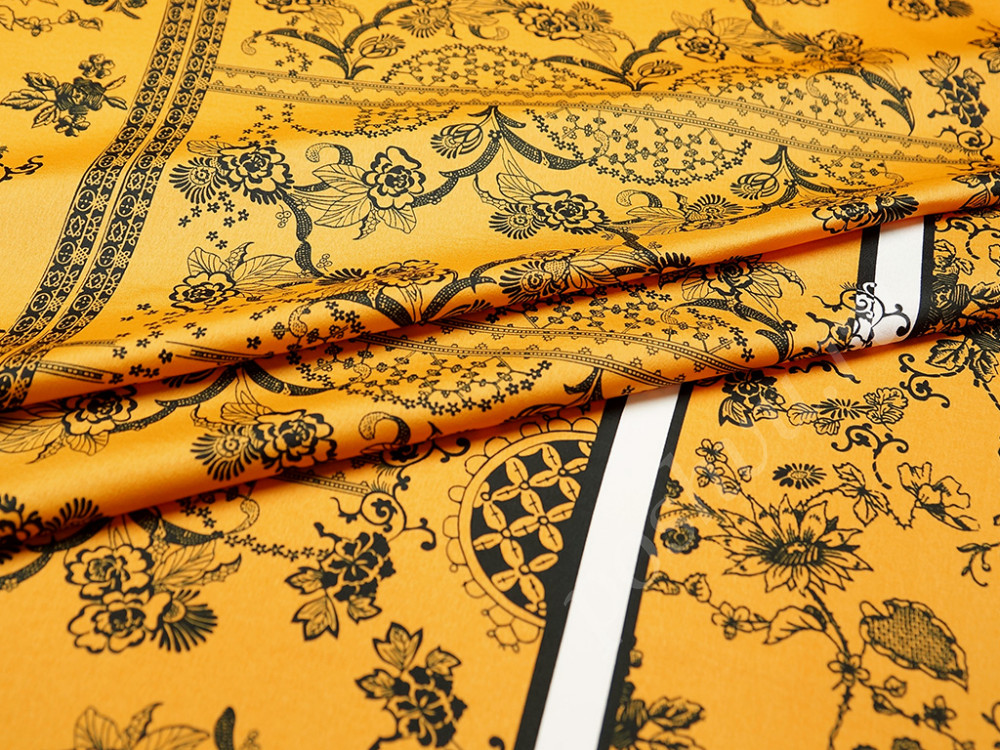 Плательная ткань Кади с оригинальными бордюрами 