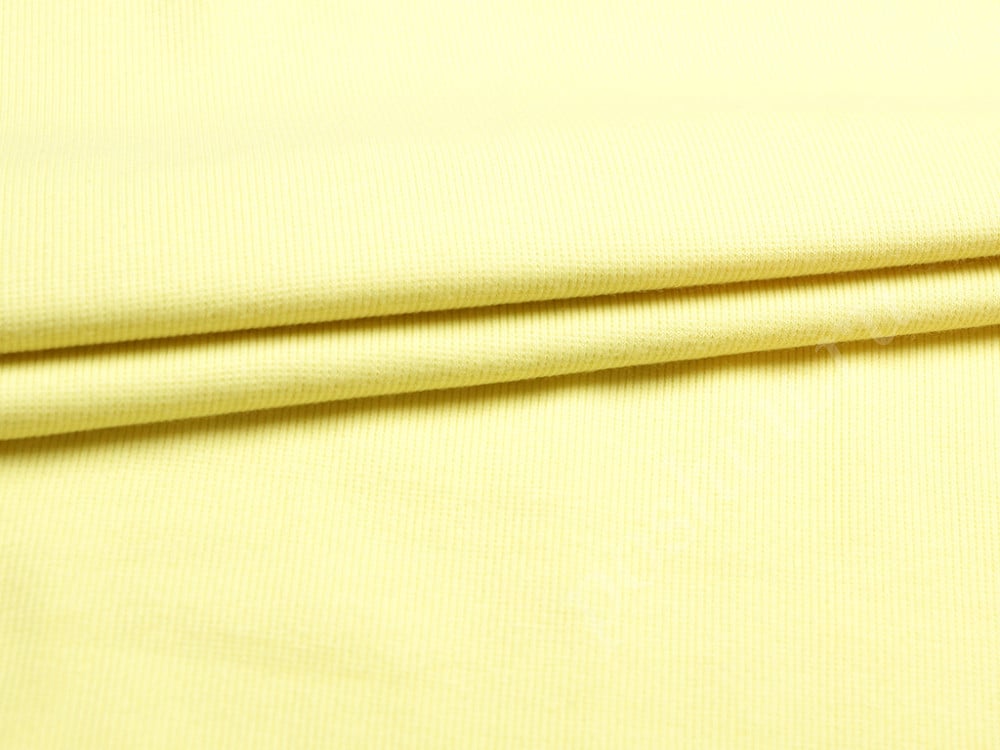 Кашкорсе светло-желтого цвета
