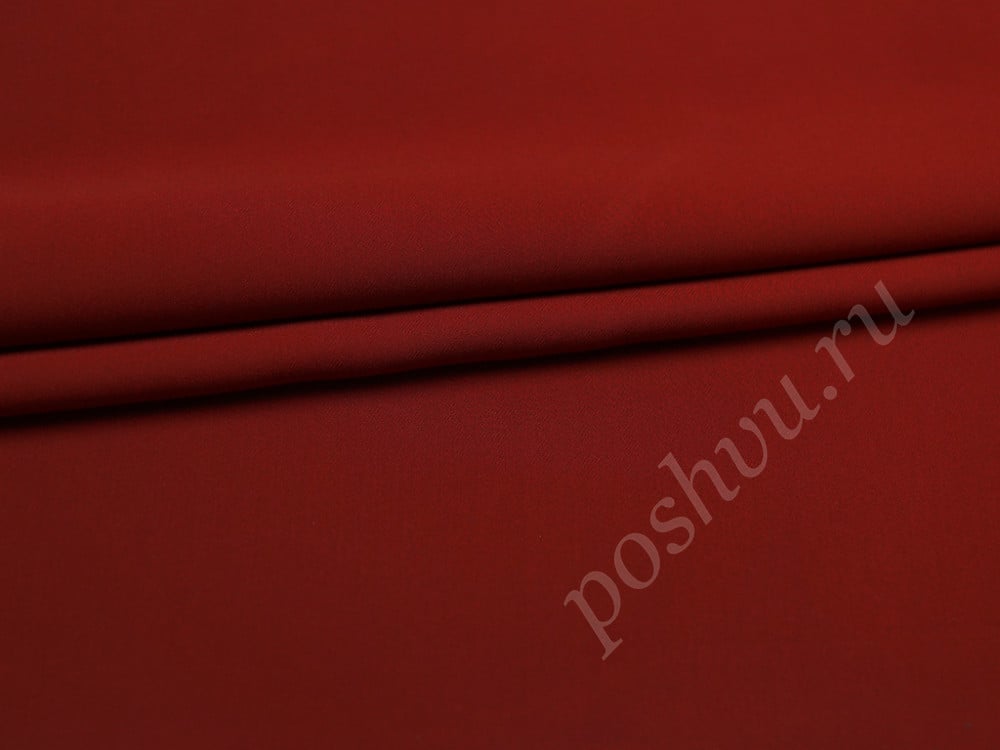 Плательная ткань бордового цвета