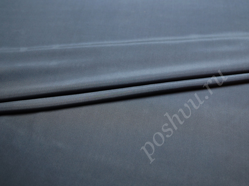Мокрый шёлк графитово-серого цвета