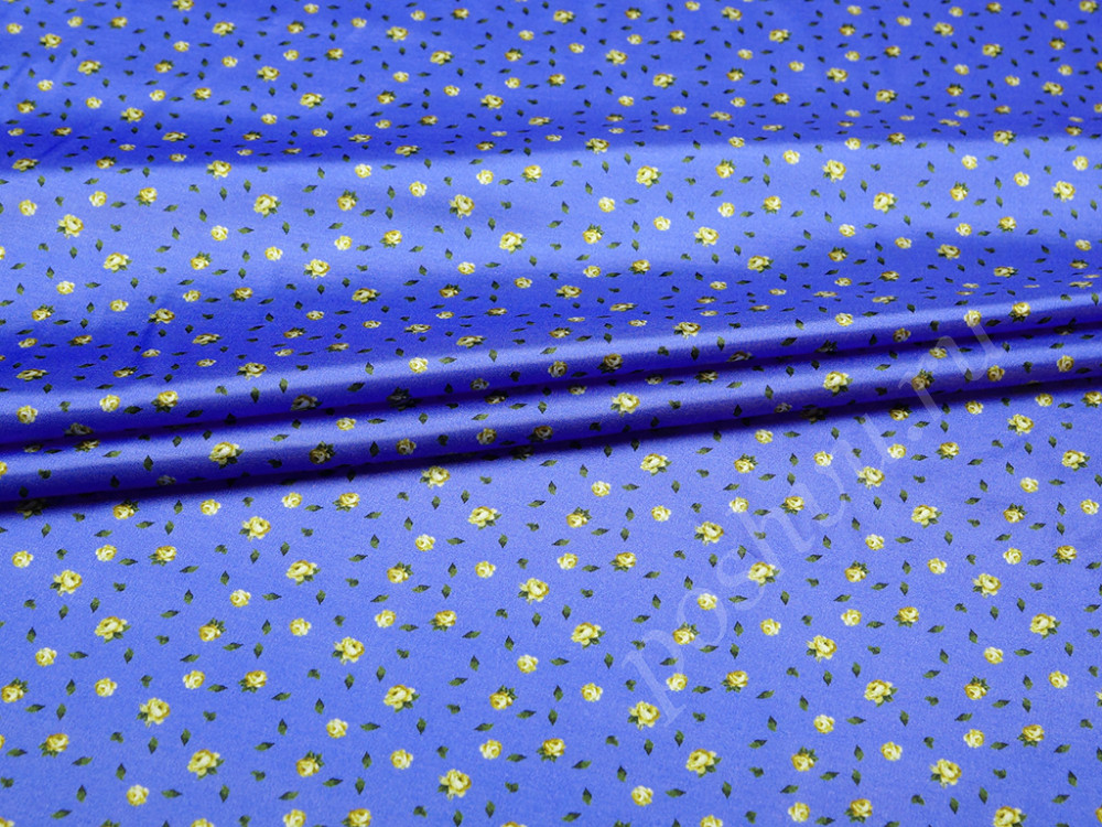 Блузочно-плательная ткань голубого цвета с цветочным принтом